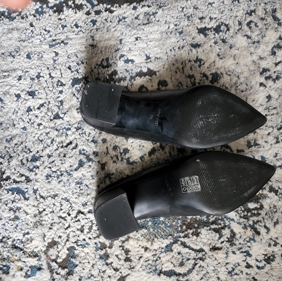 SHOES - Picture 6 of 8